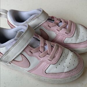 Nike Kids Sneakers in Pink and White